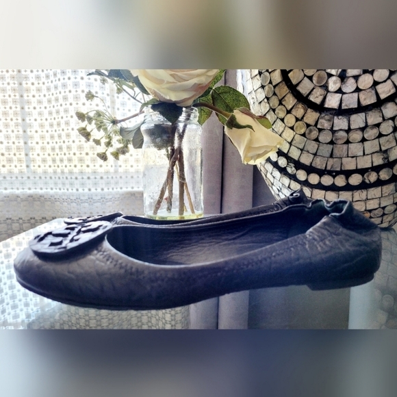 Tory Burch Reva Genuine Tumbled Leather Travel Ballet Flats Black US 7 - Picture 12 of 16